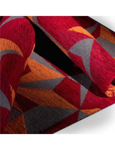 Dettaglio tappeto geometrico tonalità rosso